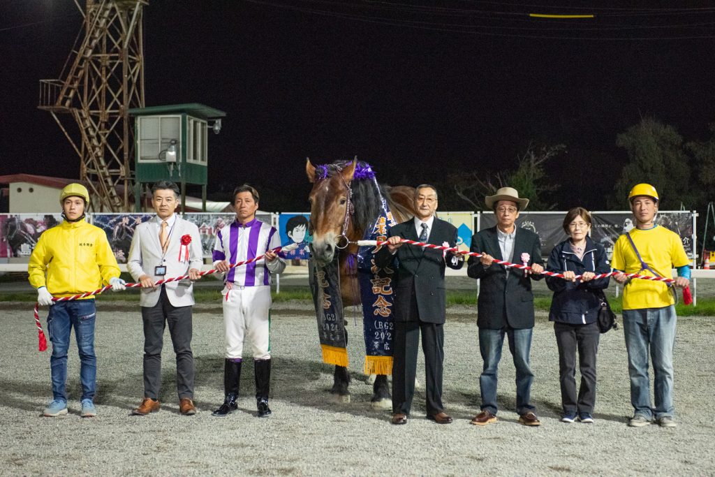 優勝したメムロボブサップの関係者