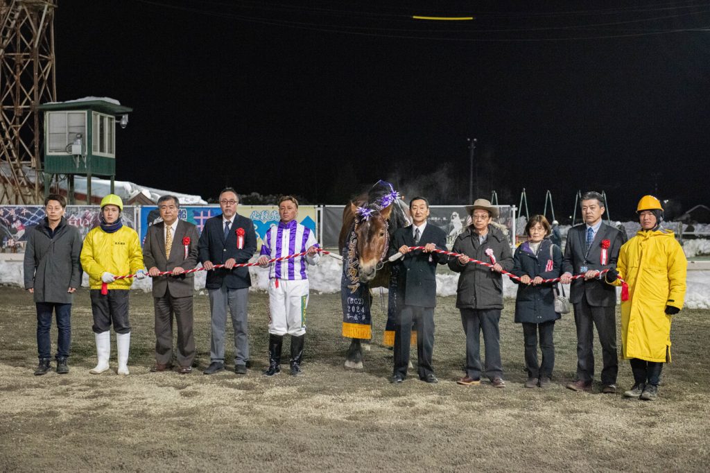 優勝したメムロボブサップの関係者