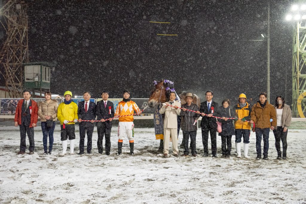 優勝したメムロボブサップの関係者