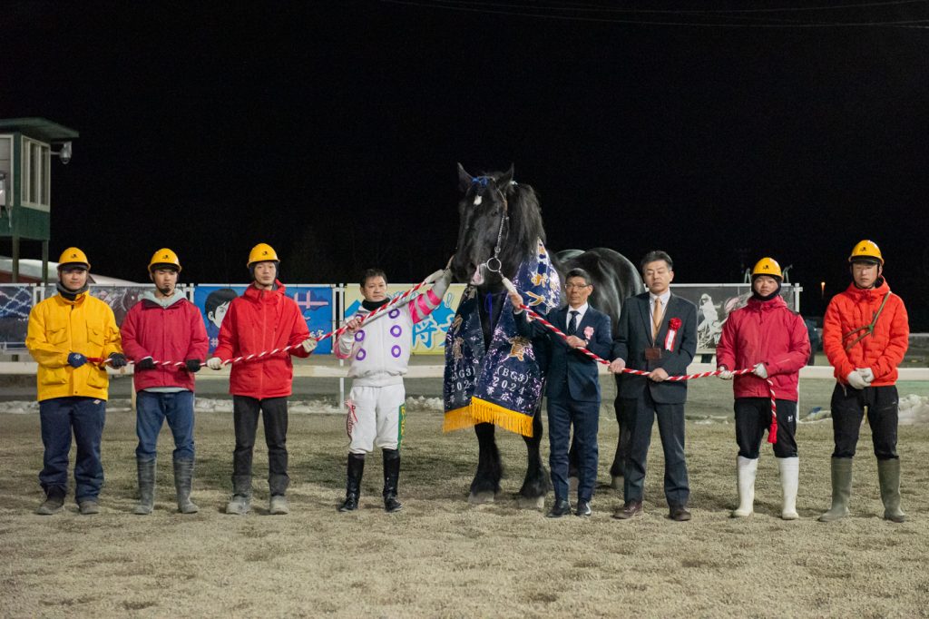 優勝したマルホンリョウユウの関係者